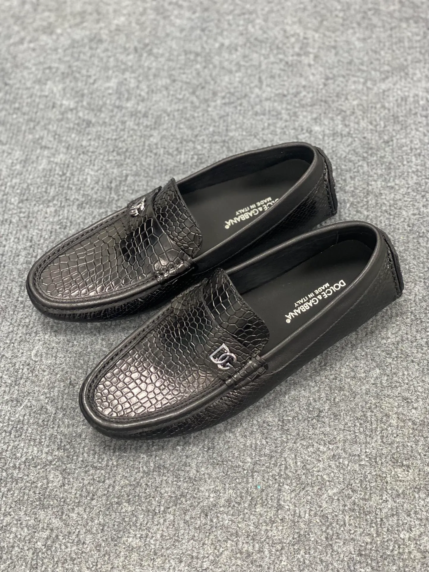Men's Men's Shoes Men's Men's Shoes 💰700 new style "DG Duban Spring New Casual Driving Shoes" latest hot style, top brand luxury ~ purchasing agency, top quality ~.  The upper is made of imported original cowhide with fine workmanship. The original stylish and stylish soft rubber wear-resistant and non-slip outsole is light and comfortable on the feet. The real thing looks better in real life, 38-45